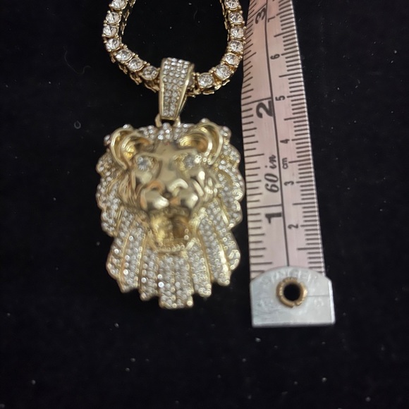 COPY - Pendant Charm Lion Head Iced-Out - Picture 2 of 4